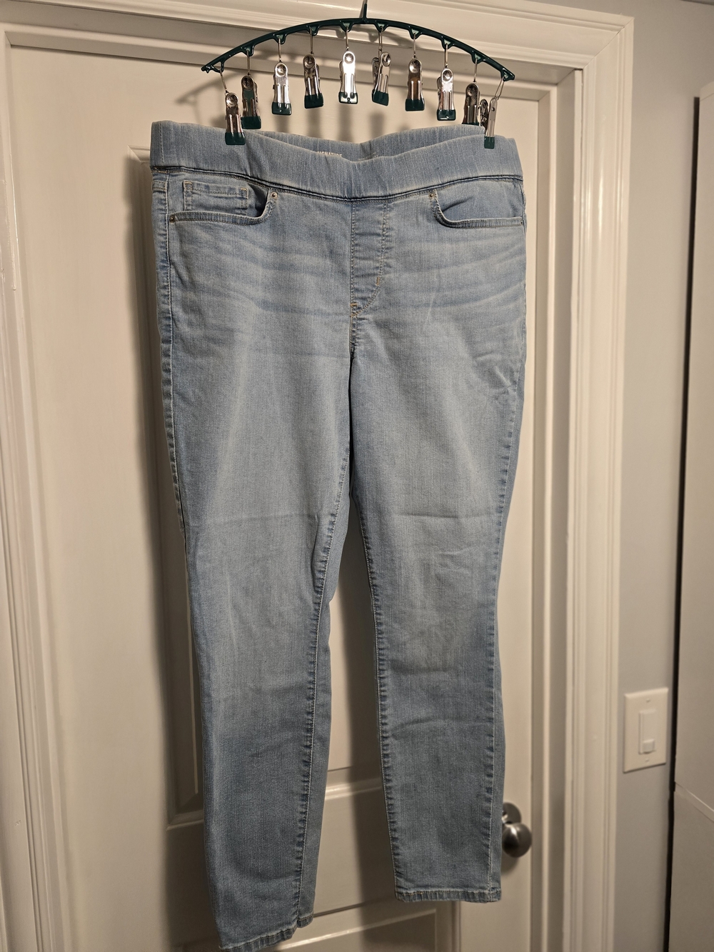 Signature by Levi Strauss Light Wash Stretch Denim Jeggings